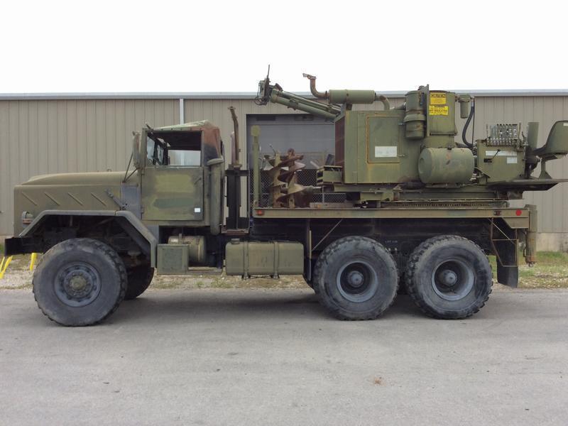 AM General M923 5-Ton 6x6 Pressure Digger Truck 