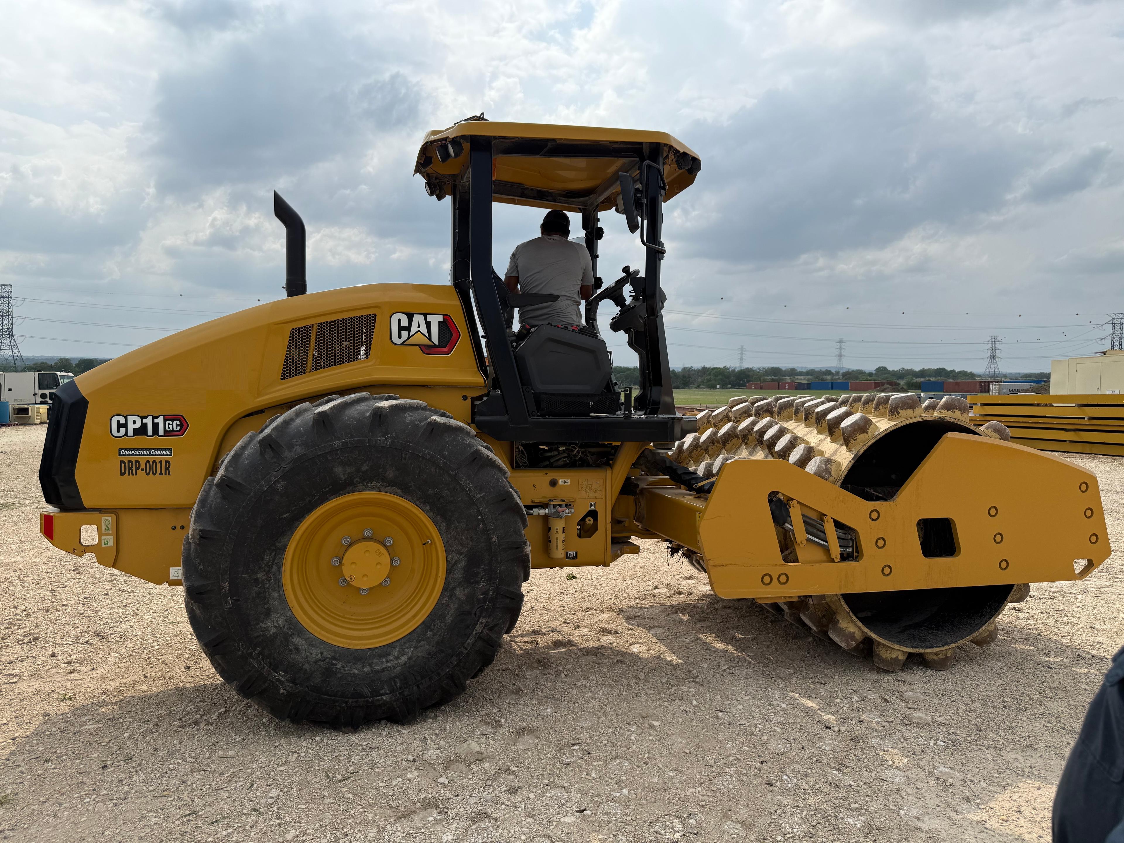 2023 CAT Pad Foot Roller CP11GC