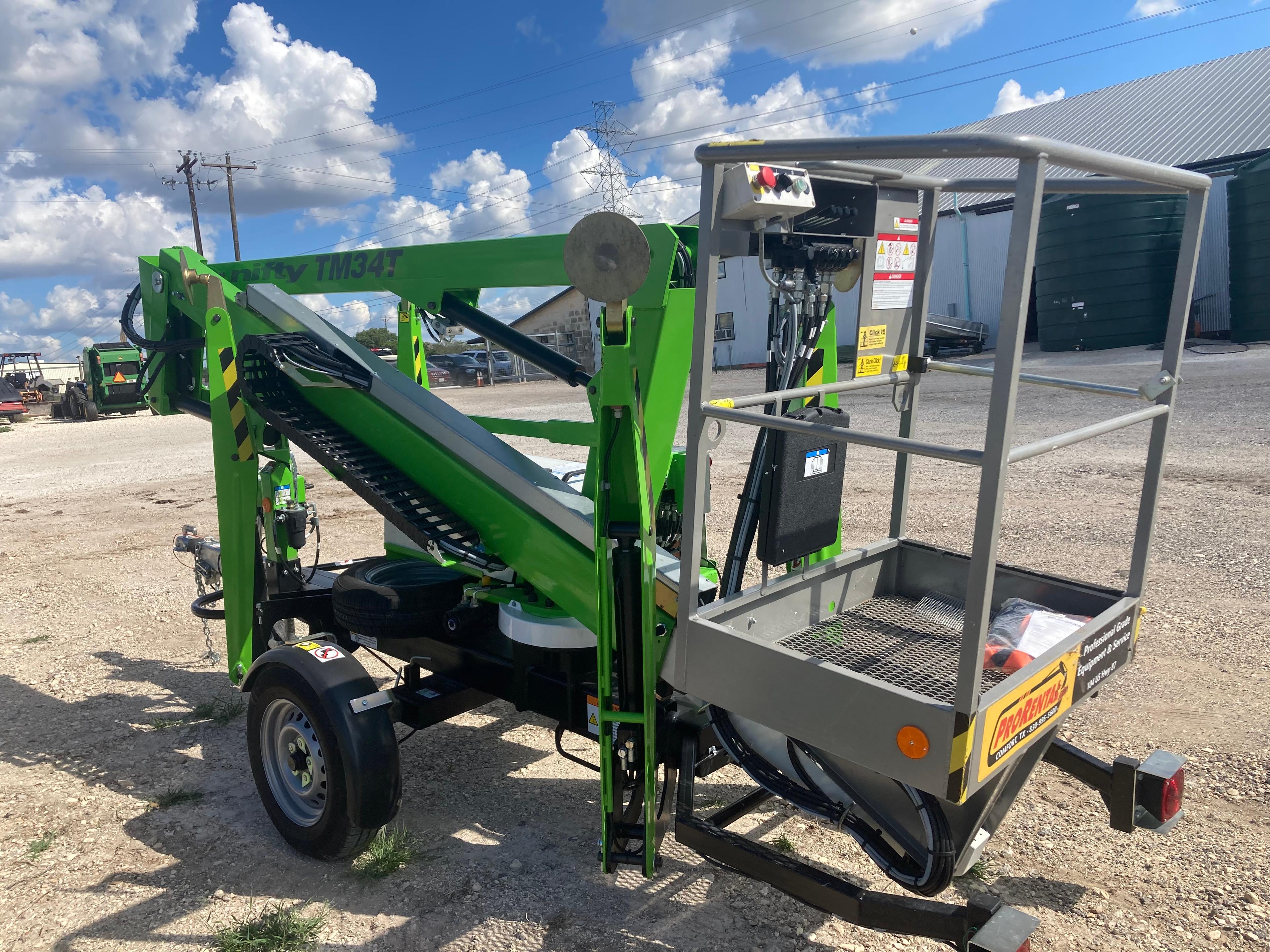 Niftylift TM34TE Tow-Behind Manlift — 40’ Working Height, 500 lb Capacity, 20’ Outreach, Electric Power